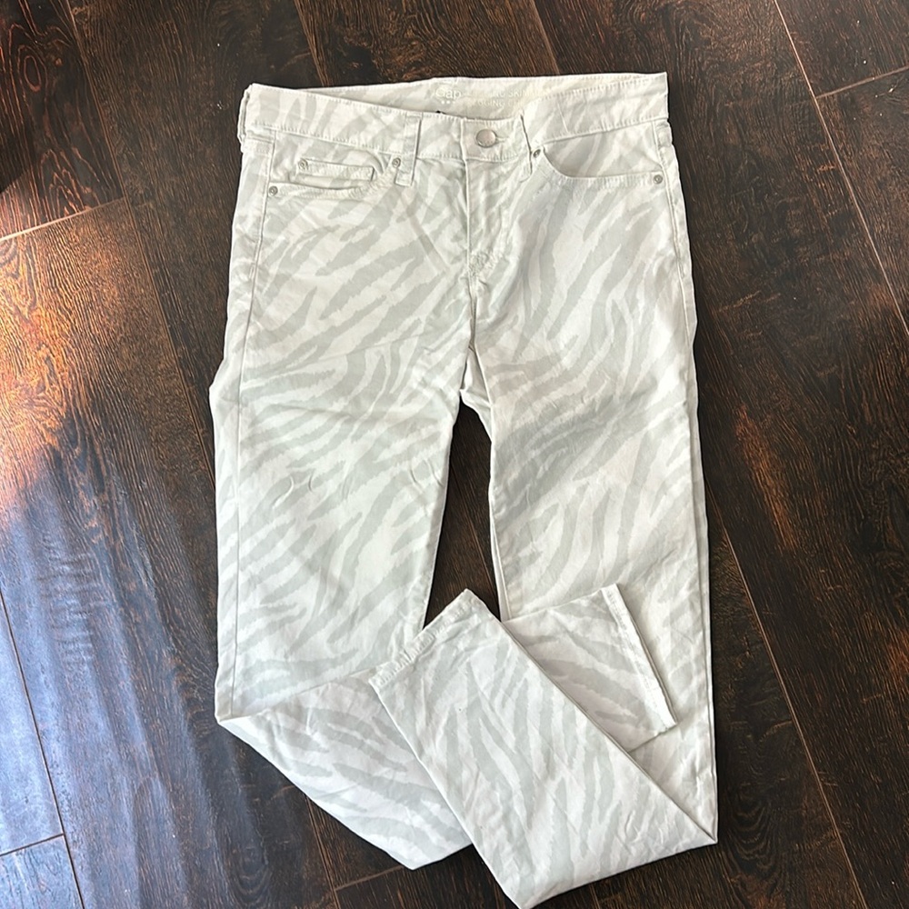 GAP White/Gray Print Jeans- Size 25- Excellent Condition